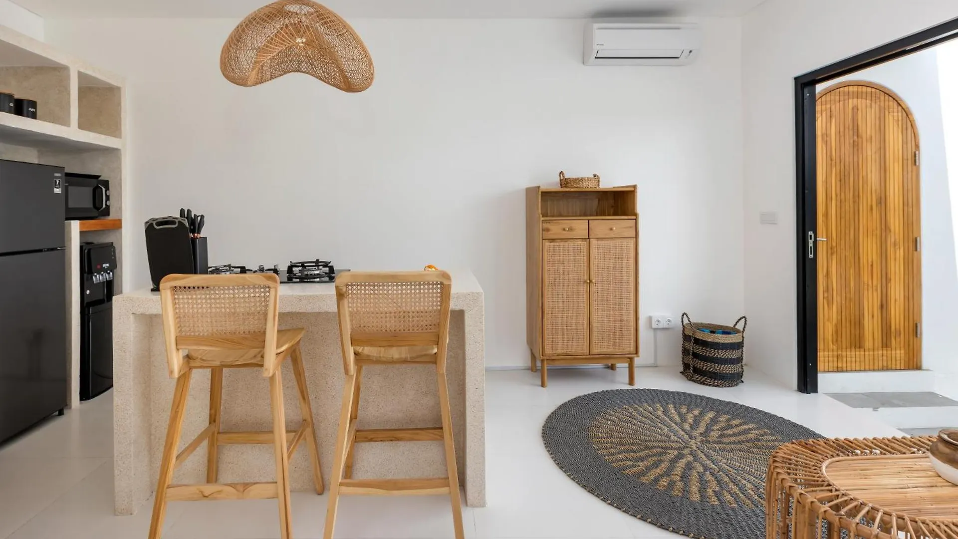 Villa Lyalya & Theo Seminyak