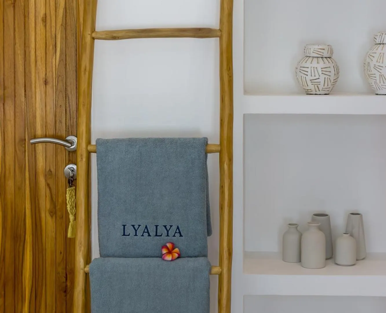Villa Lyalya & Theo Seminyak  Seminyak (Bali)